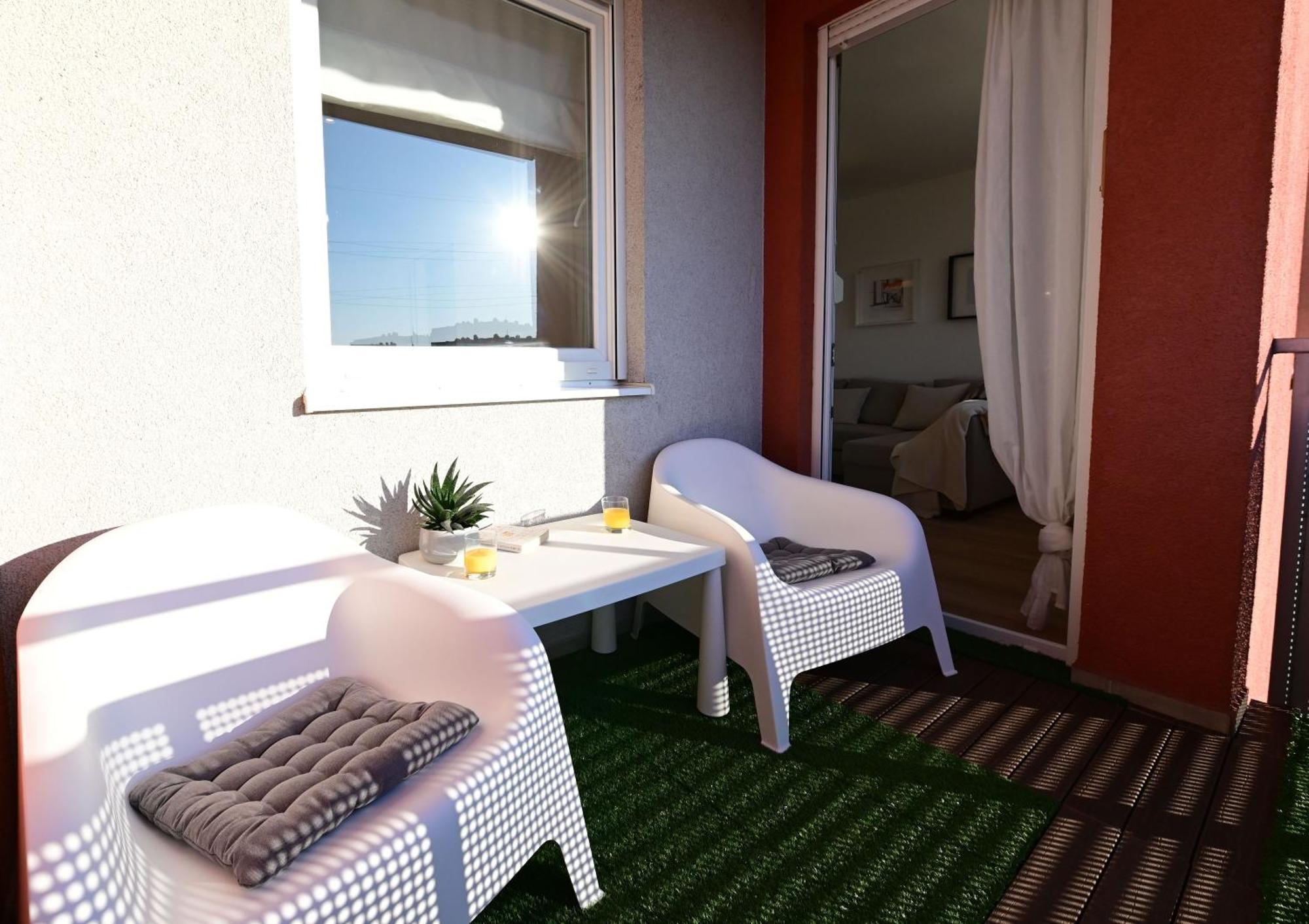 Delux Apartment La Arena With Private Garage Zagreb Exterior foto